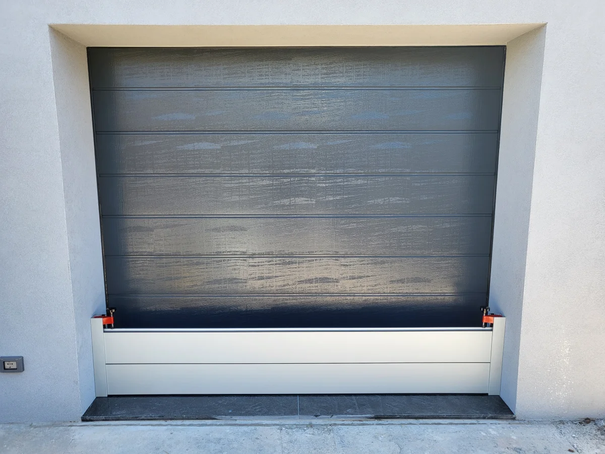 Installazione paratia Panizza